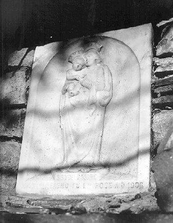 MADONNA DEL ROSARIO (rilievo) - bottega italiana (sec. XX)