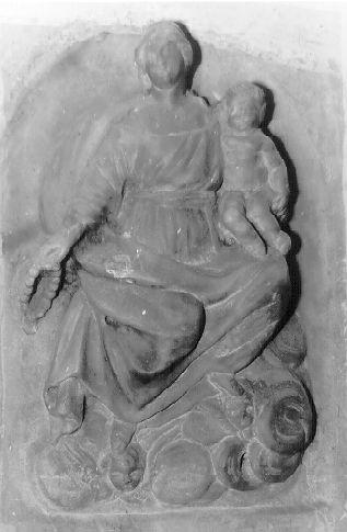 Madonna del Rosario (rilievo) - bottega toscana (fine/inizio secc. XVII/ XVIII)