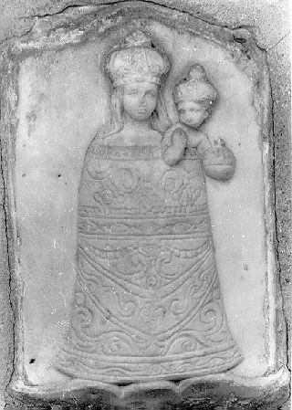 MADONNA DI LORETO (rilievo) - ambito apuoversiliese (sec. XIX)