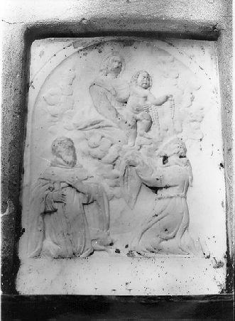 Madonna del Rosario (rilievo) - ambito apuoversiliese (sec. XVIII)