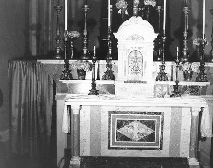 altare maggiore - bottega apuana (sec. XX)