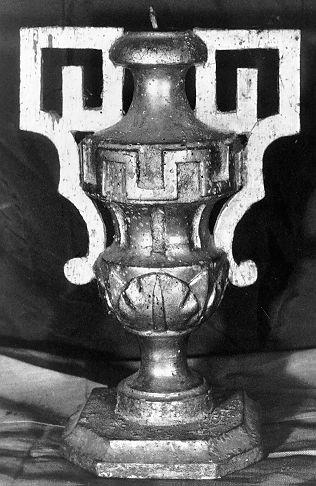 vaso d'altare con composizione floreale, serie - bottega toscana (seconda metà sec. XIX)