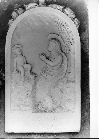 Madonna delle Grazie, Madonna con Bambino (rilievo) - ambito apuoversiliese (sec. XIX)