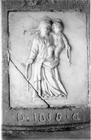 MADONNA DEL ROSARIO (rilievo) - ambito apuoversiliese (sec. XIX)