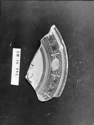 piatto, frammento - bottega italiana (secc. XV/ XVI)