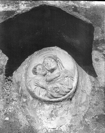 MADONNA CON BAMBINO (rilievo) - bottega apuana (sec. XX)