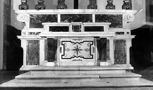 altare maggiore - bottega carrarese (sec. XVIII)