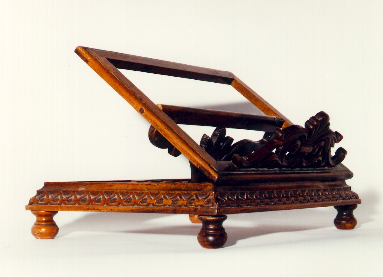 leggio d'altare - ambito cappuccino (primo quarto sec. XX)