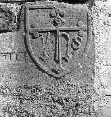 STEMMA GENTILIZIO DELLA FAMIGLIA MALASPINA (rilievo) - bottega italiana (sec. XVIII)