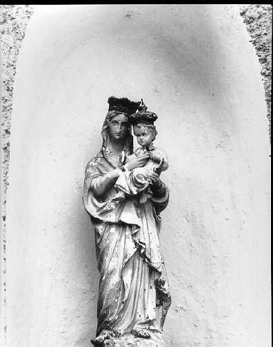 MADONNA CON BAMBINO (statuetta) - bottega apuana (sec. XX)