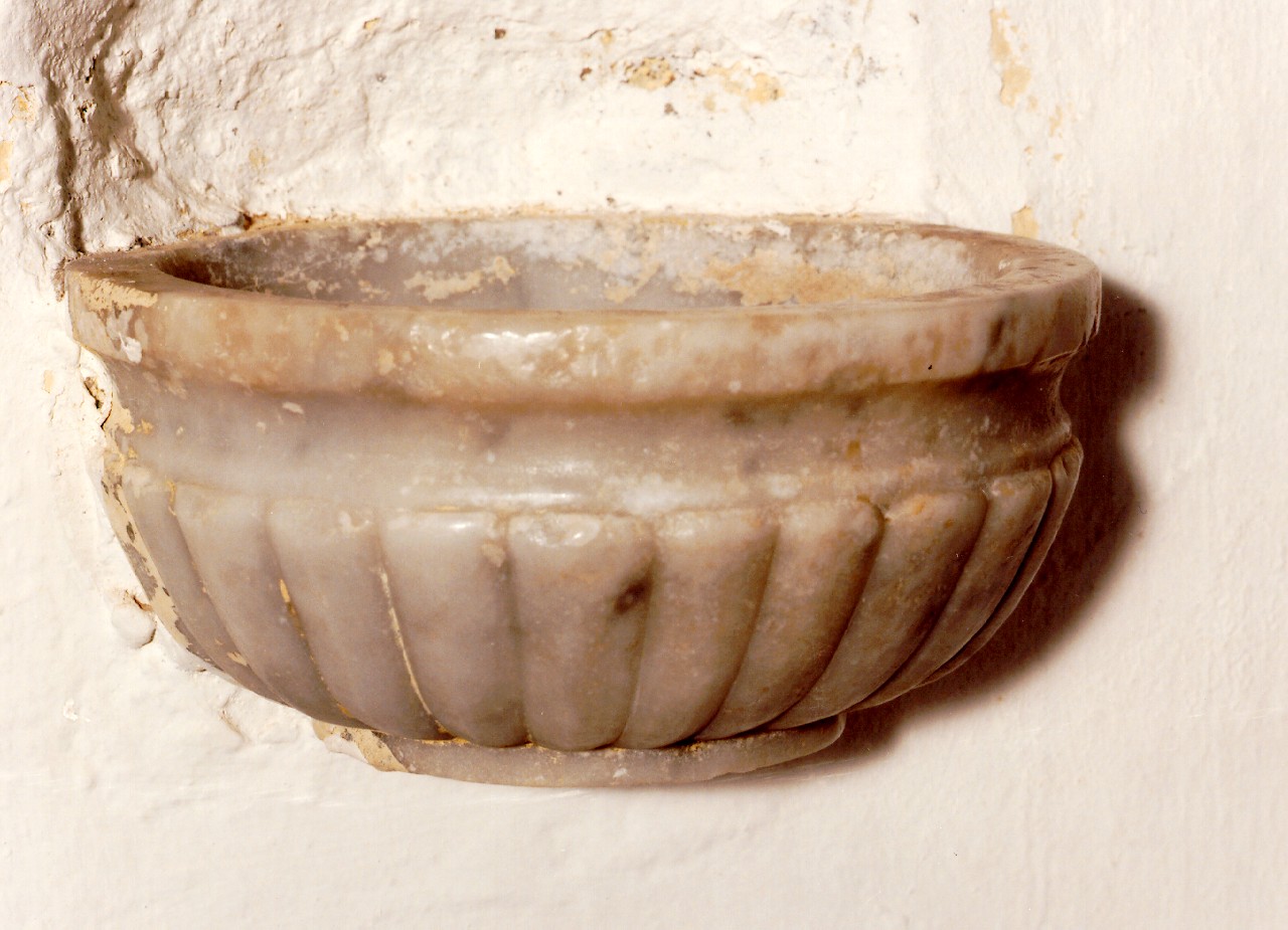 acquasantiera da parete - ambito siciliano (primo quarto sec. XVII)