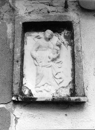 MADONNA DEL ROSARIO (rilievo) - bottega italiana (sec. XVIII)