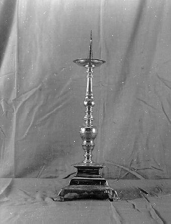 candeliere, serie - bottega italiana (secc. XVIII/ XIX)