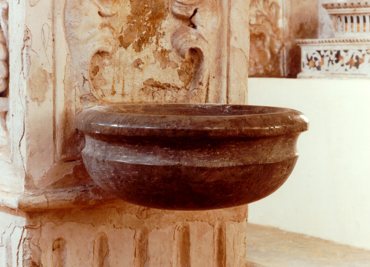 acquasantiera da parete, serie - ambito siciliano (sec. XIX)