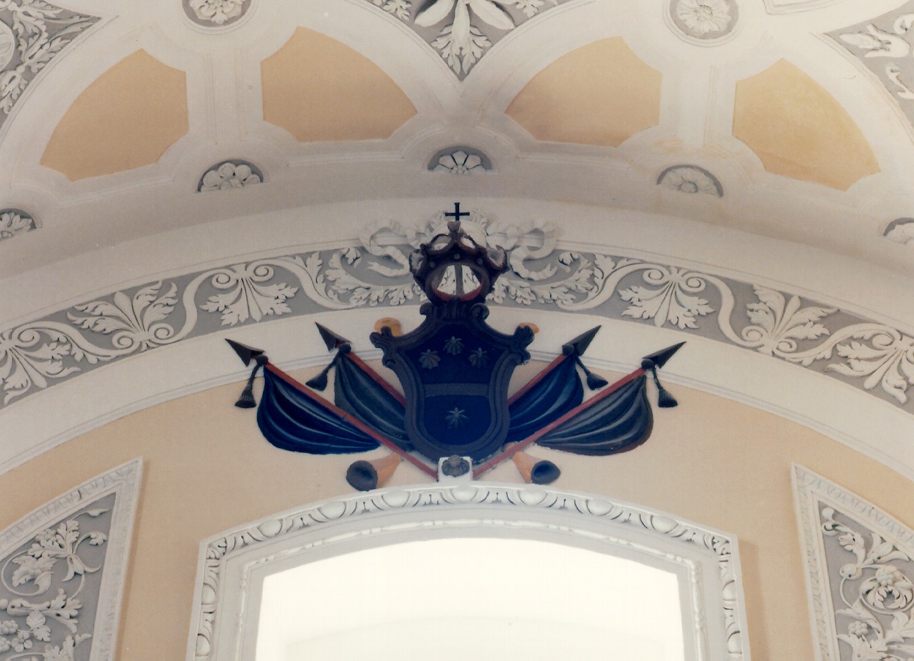 stemma gentilizio della famiglia Reggio (rilievo) - ambito siciliano (primo quarto sec. XX)