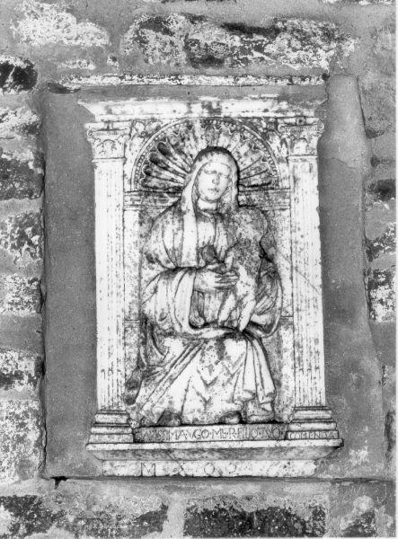 Madonna in trono con Bambino (rilievo) - bottega italiana (sec. XVI)