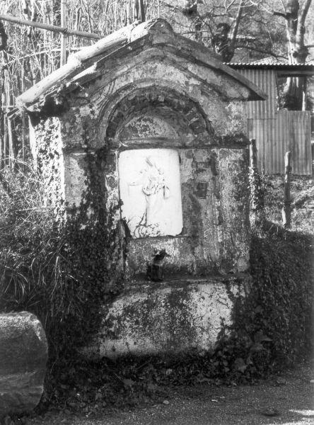 MADONNA DEL ROSARIO (rilievo) - bottega apuana (sec. XVIII)
