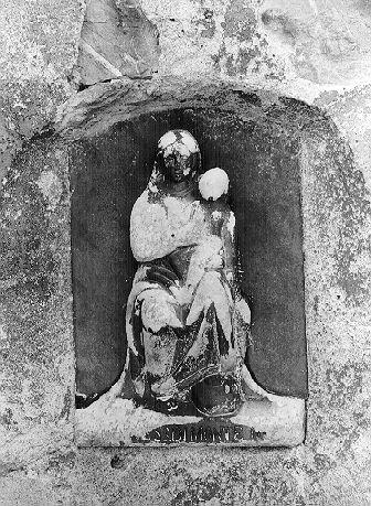 MADONNA DI MONTENERO, Madonna con Bambino (rilievo) - bottega italiana (sec. XVII)