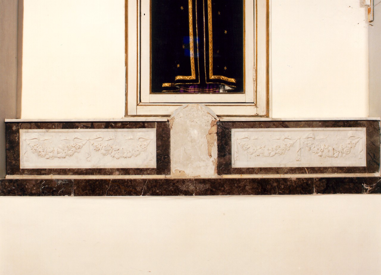 gradino d'altare - ambito siciliano (primo quarto sec. XX)