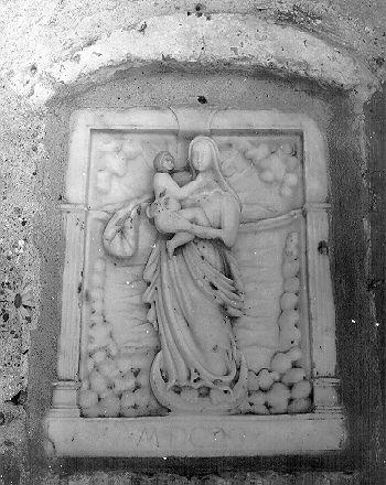 IMMACOLATA CONCEZIONE CON IL BAMBINO (rilievo) - bottega italiana (sec. XVII)