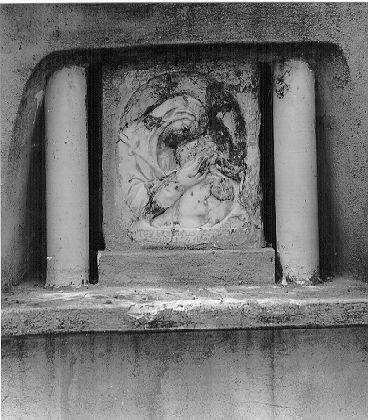 Pietà (rilievo) - bottega italiana (sec. XIX)