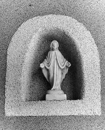 Madonna della Misericordia (?) (statuetta) - bottega italiana (sec. XX)