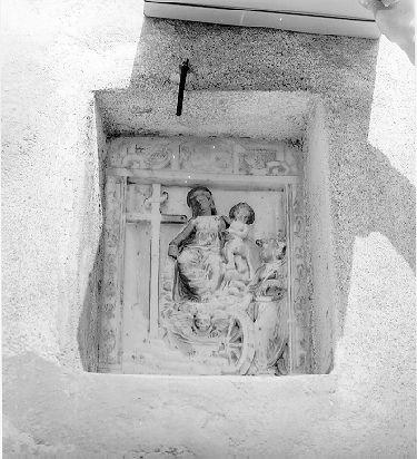 MADONNA CON BAMBINO E SANTA CATERINA D'ALESSANDRIA (rilievo) - bottega italiana (sec. XVII)