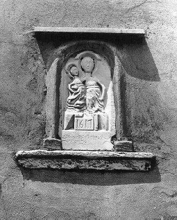 MADONNA CON BAMBINO (rilievo) - bottega italiana (sec. XVII)