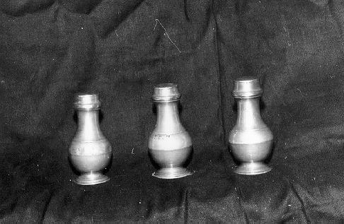 vasetti per oli santi - ambito lunigianese (sec. XVII)