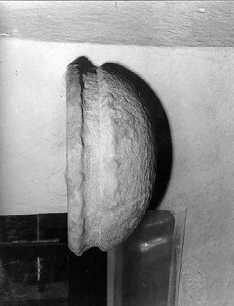 acquasantiera da parete - bottega toscana (sec. XVII)