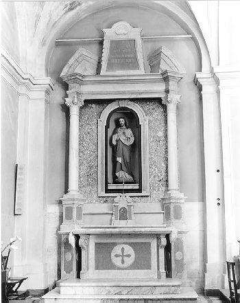 altare - ambito apuoversiliese (sec. XX)