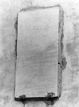 lapide commemorativa - bottega apuana (sec. XVIII)