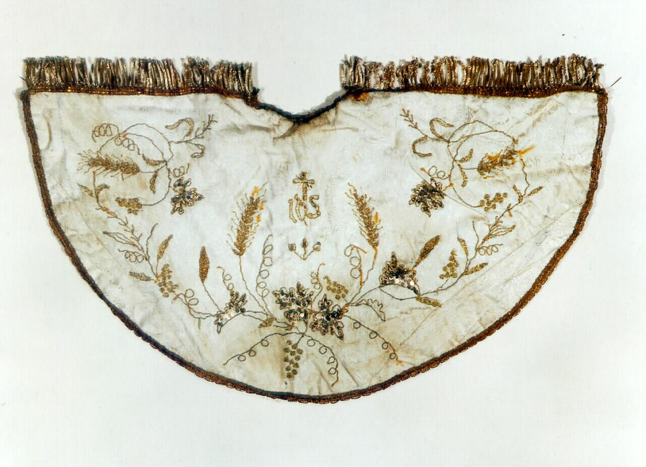 conopeo di pisside - manifattura siciliana (Seconda metà sec. XIX)