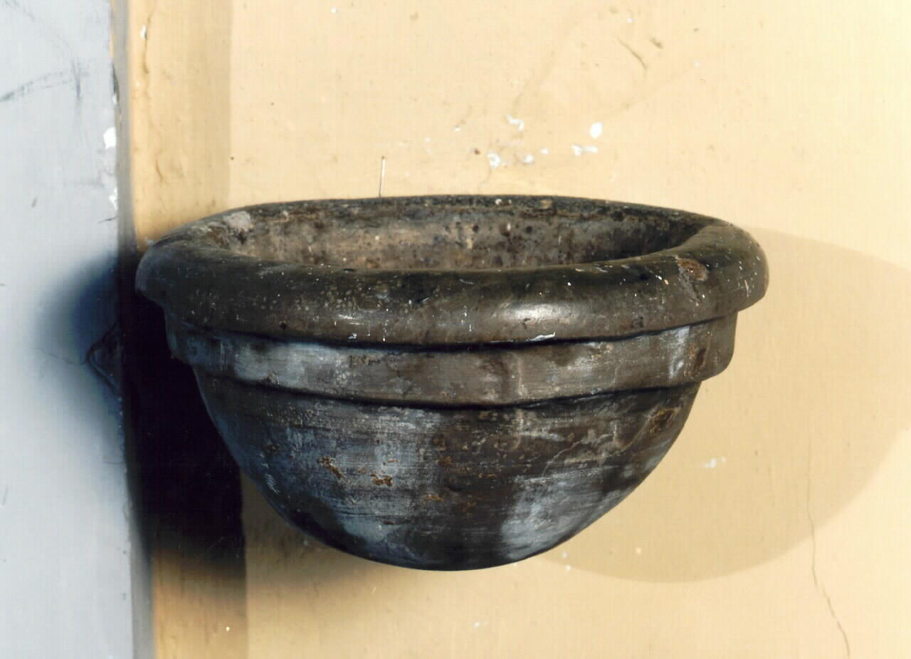 acquasantiera da parete - ambito siciliano (primo quarto sec. XX)