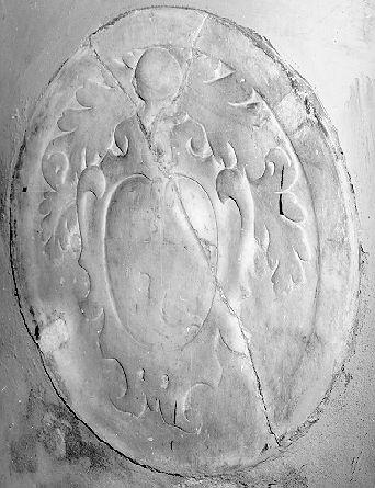 stemma gentilizio (lastra tombale) - bottega toscana (sec. XVII)