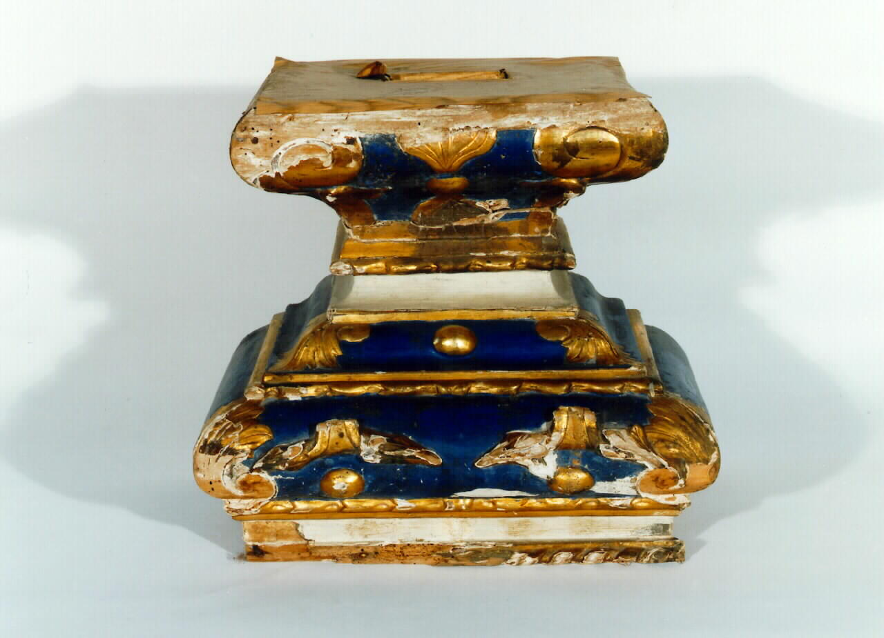 base di croce d'altare - produzione siciliana (Prima metà sec. XIX)