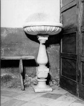 acquasantiera - a fusto - bottega italiana (sec. XVIII)