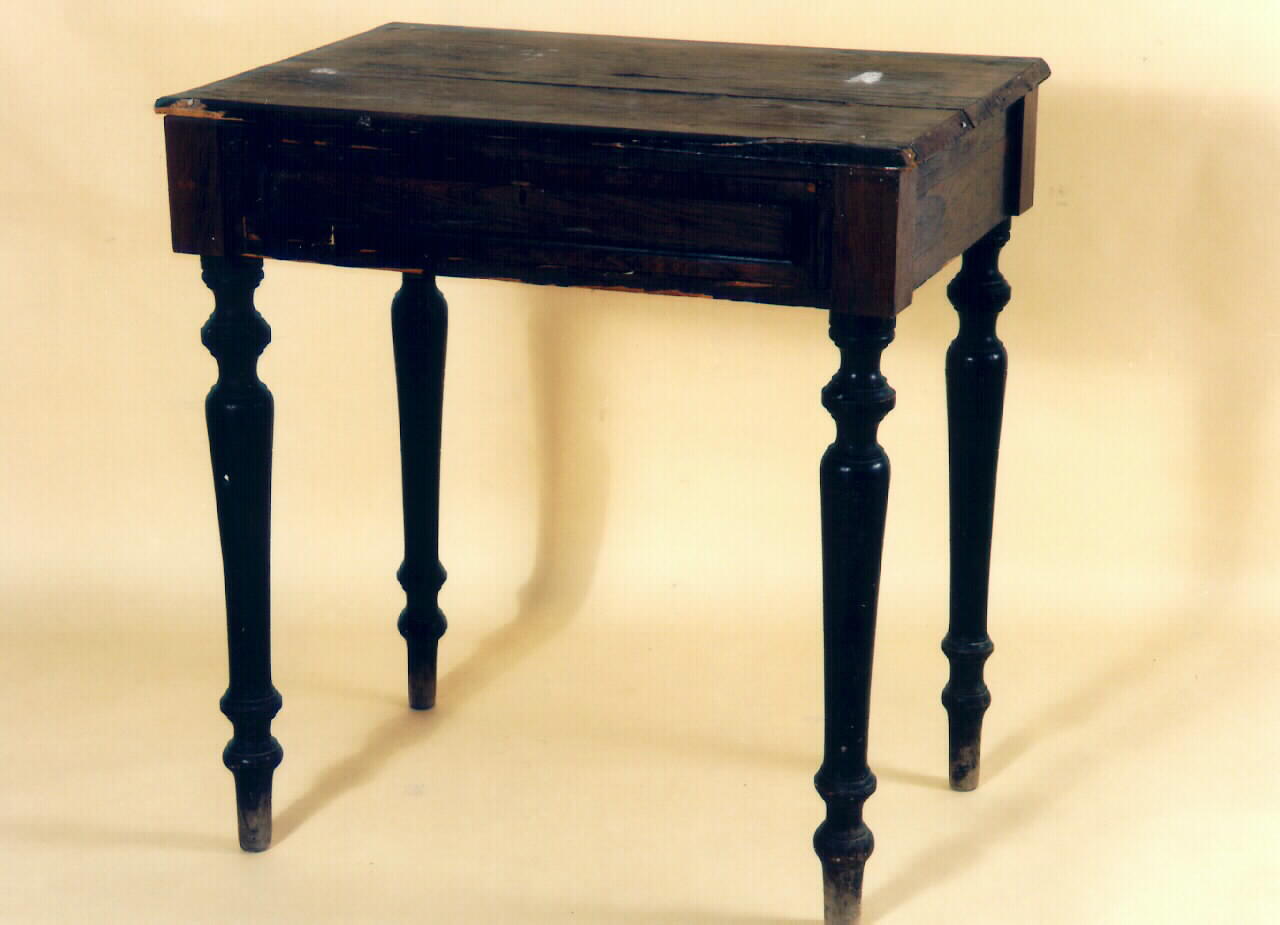 tavolo scrittoio - produzione siciliana (Seconda metà sec. XIX)