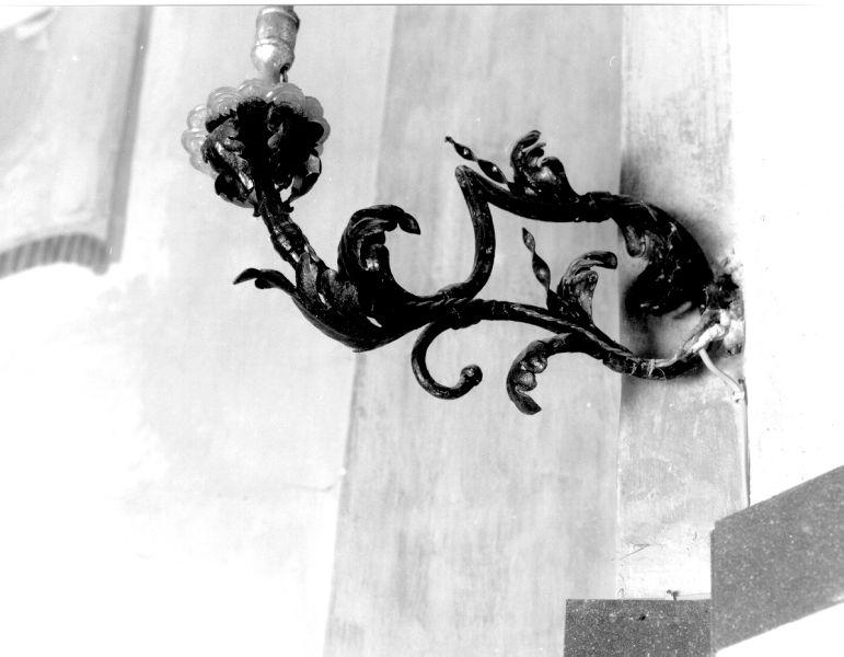 candeliere da parete, serie - ambito apuano (fine/inizio secc. XIX/ XX)