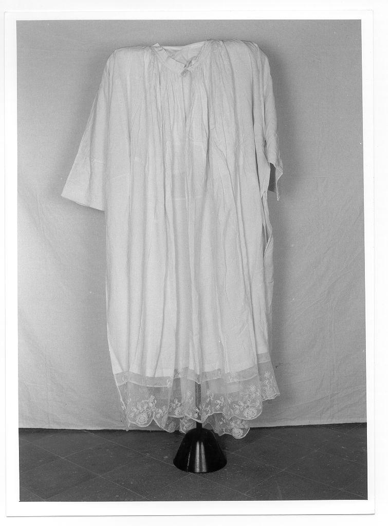 camice - manifattura italiana (primo quarto sec. XX)