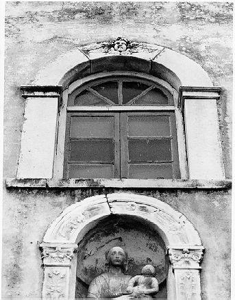 cornice - bottega apuana (sec. XVI)