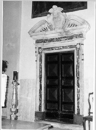 portale - bottega apuana (sec. XVII)