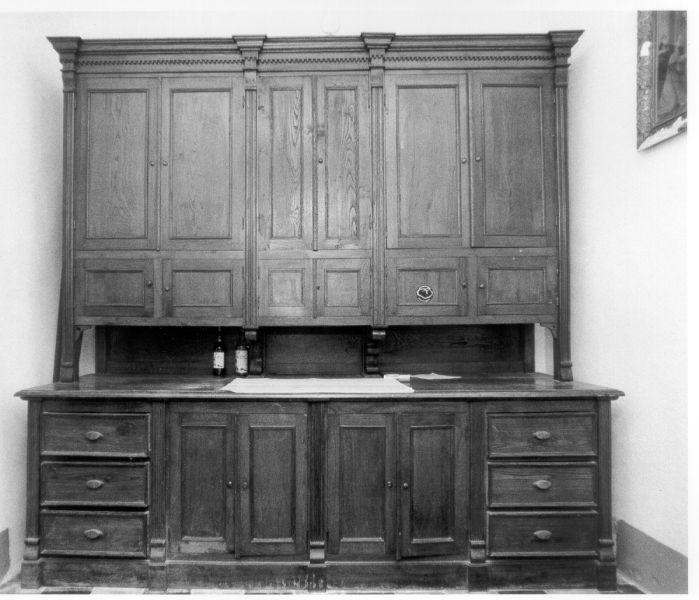 mobile da sacrestia - ambito lunigianese (sec. XIX)