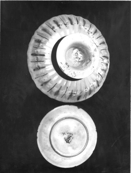 piatto - bottega pisana (prima metà sec. XX)