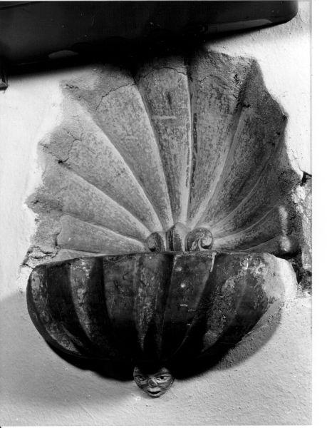 acquasantiera - bottega apuana (sec. XVIII)