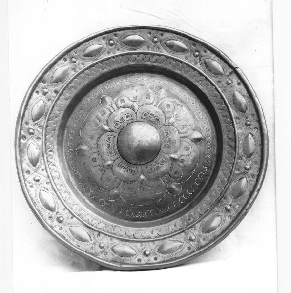 piatto per elemosine - bottega toscana (sec. XVII)