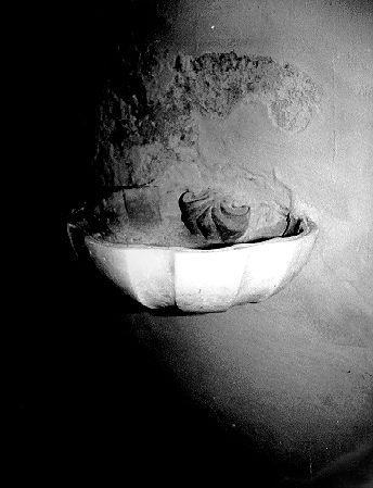 acquasantiera - ambito lunigianese (secc. XVII/ XVIII)