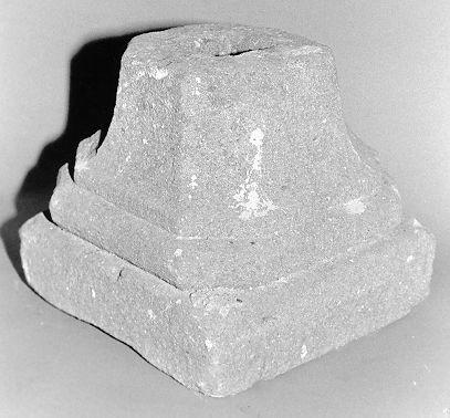 base per croce - ambito lunigianese (secc. XVII/ XVIII)