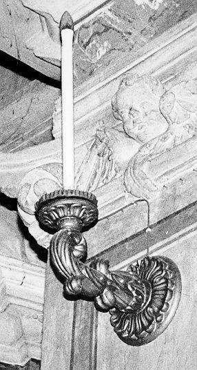 lampada - a muro, serie - ambito lunigianese (secc. XIX/ XX)