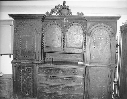 mobile da sacrestia - ambito lunigianese (sec. XVIII)